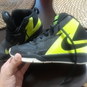 Boys Nike shoes size 13